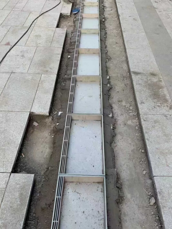 4 linear slot drainage.jpg 4 linear slot drainage.jpg