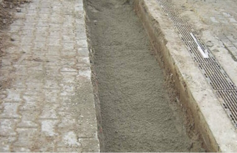 4 drainge gully.jpg 4 drainge gully.jpg