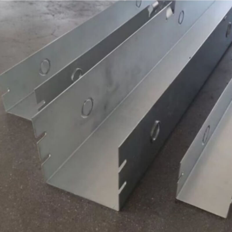 1-2 Pre-Galvanized hinged cable tray wireway raceway.jpg 1-2 Pre-Galvanized hinged cable tray wireway raceway.jpg
