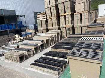 Shallow Polymer Concrete Drainage Channel With DI Gratings