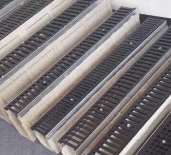 Polymer Concrete Trench Channels with L Shape Protection Edges In Galvanized Steel