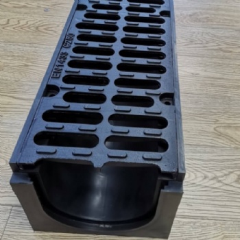 CE EN1433 Plastic Trench Channel With Ductile Cast Iron Gratings B125 To D400