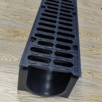 CE EN1433 Plastic Trench Channel With Ductile Cast Iron Gratings B125 To D400