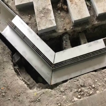 Decorative Hidden Slot Drain for Landscape & Pavement, Full Load Grade A15-D400